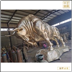 廣場大型開荒牛雕塑